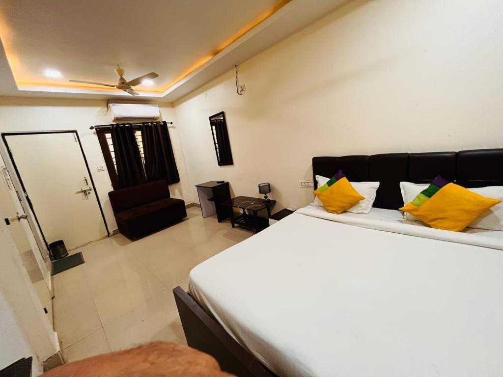 Oyo Hotel Happy Homes โบปาล ภายนอก รูปภาพ