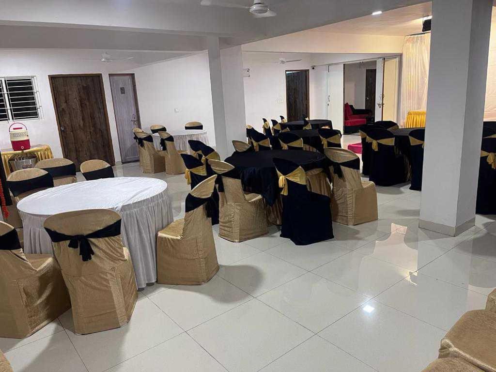 Oyo Hotel Happy Homes โบปาล ภายนอก รูปภาพ